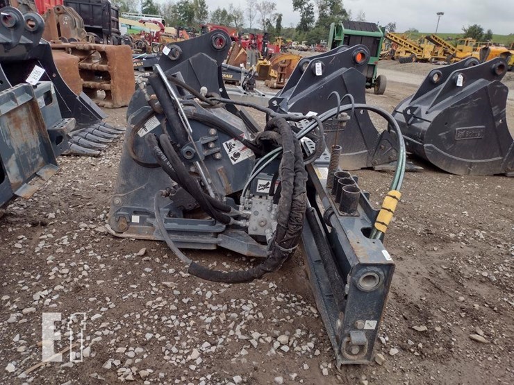 18-roadhog-pcp18hs-18-in-skid-steer-planer-image-4