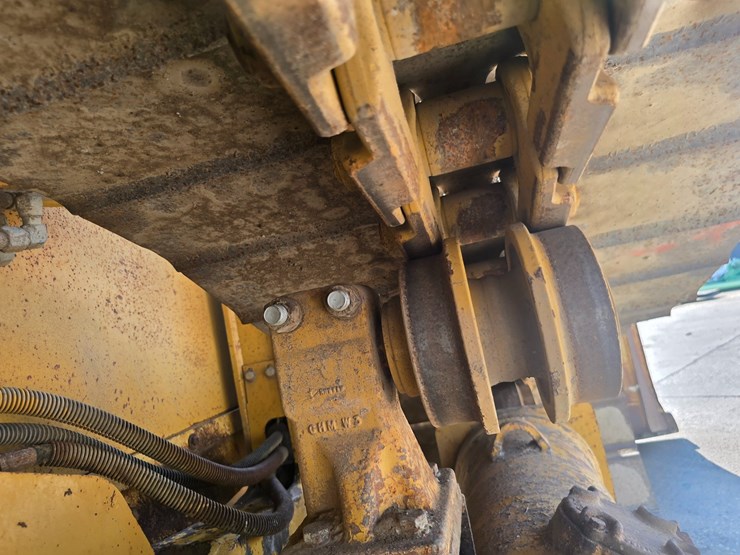 2002-caterpillar-d6m-lgp-image-55