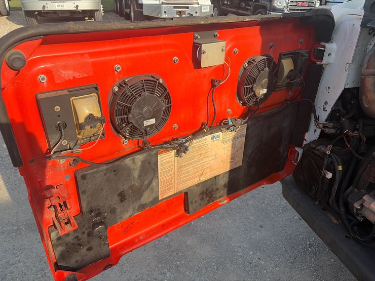 2018-bobcat-t770-image-19