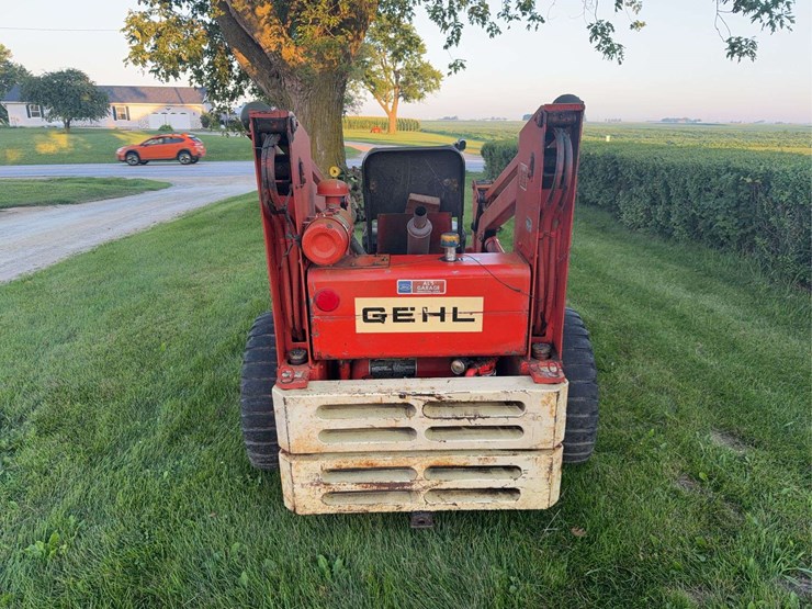 gehl-l3030-skid-steer-image-4