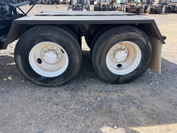 2002-mack-ch613-image-13