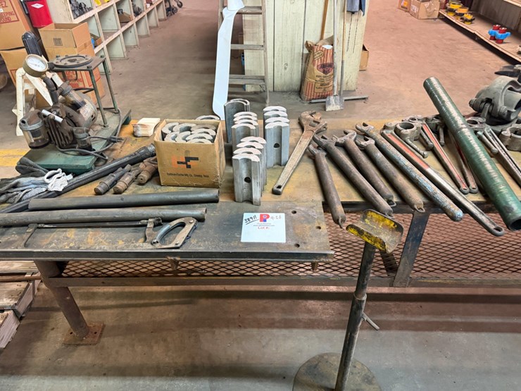 pump-working-/-test-table-w/-tools-image-3