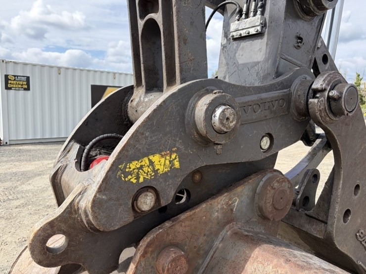 2020-volvo-ec300el-image-12