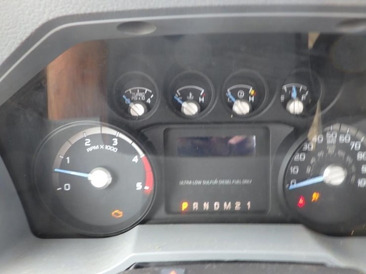 2016-ford-550-image-36