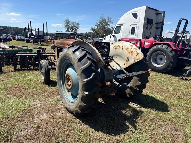 ford-4000-image-3