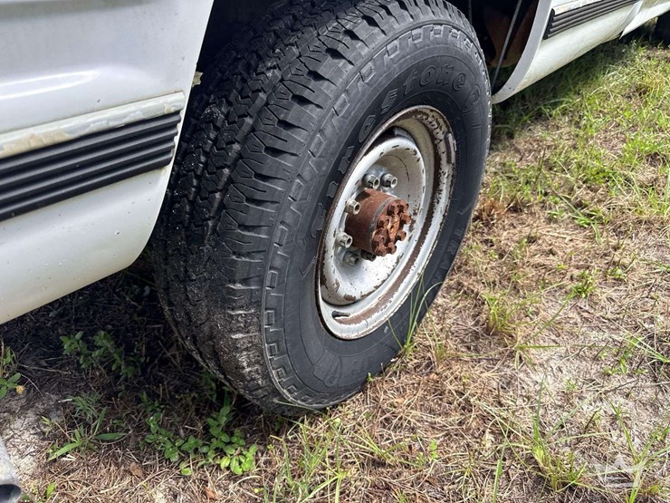 2000-chevrolet-3500-image-23