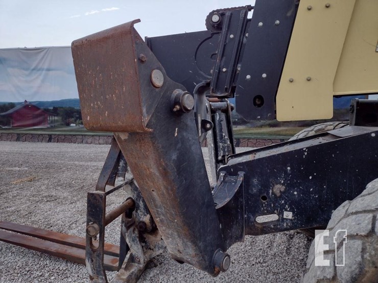 2017-jlg-1055-image-18