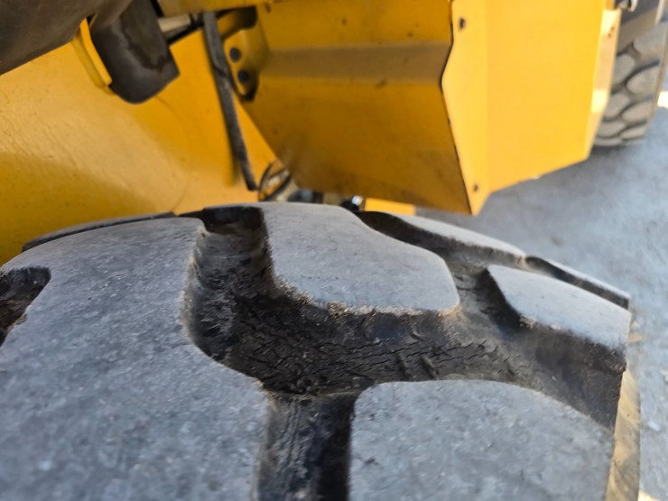 2016-caterpillar-930m-image-48