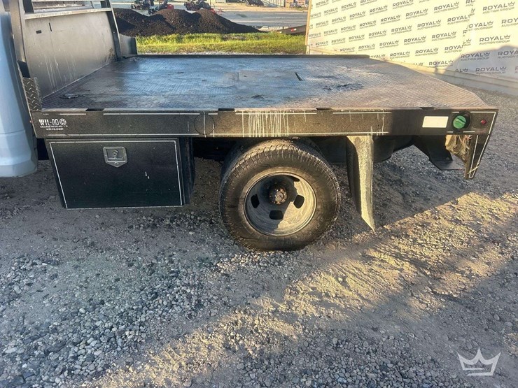 2017-dodge-3500-image-19