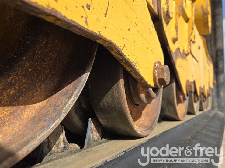 2019-caterpillar-259d3-image-11