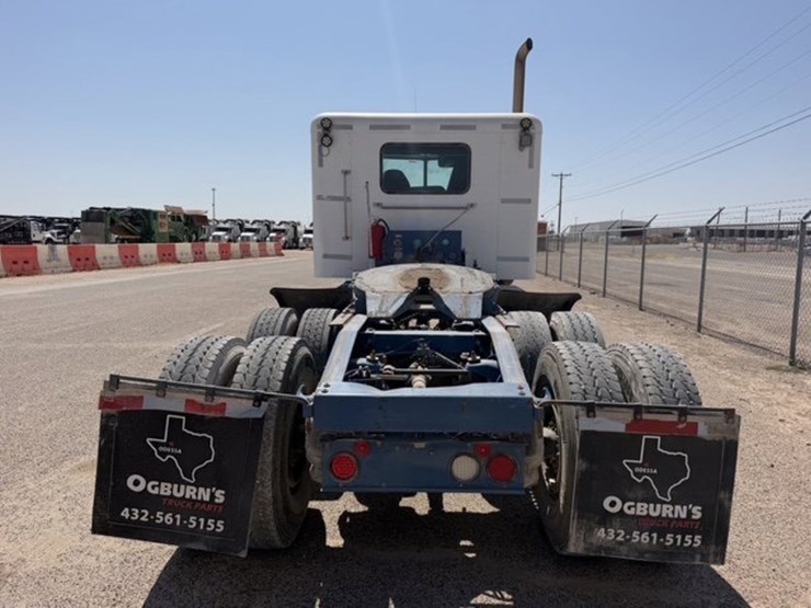 2013-peterbilt-367-image-7