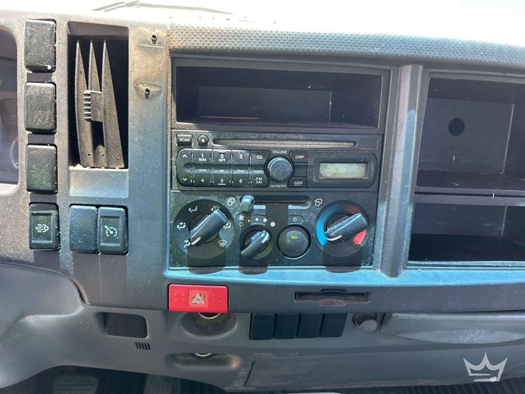 2008-isuzu-nrr-image-15