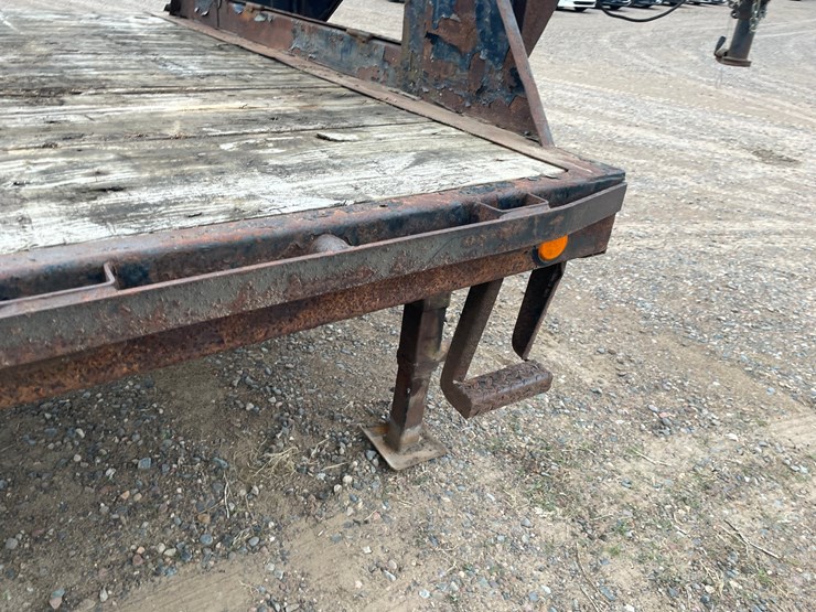 #1349-•-2014-pj-gooseneck-trailer-(has-mn-title)-image-14