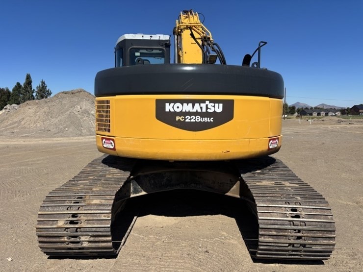 komatsu-pc228us-lc-3e0-image-4