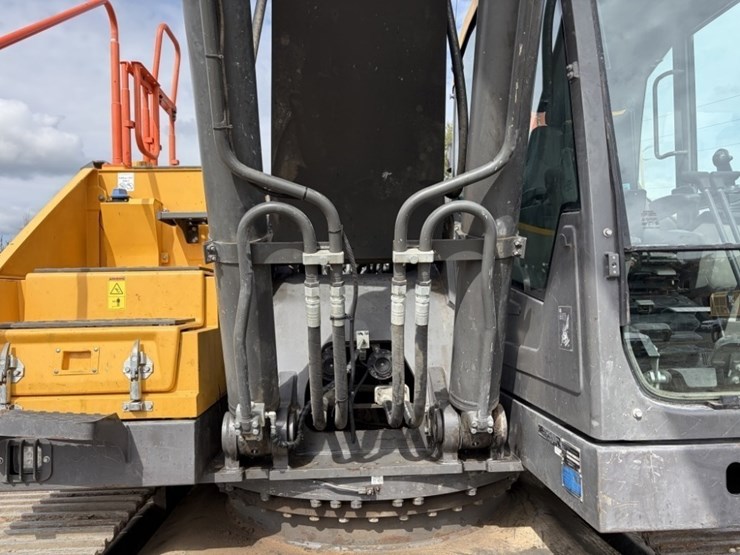 2020-volvo-ec300el-image-24