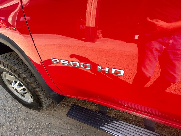 2020-chevrolet-2500-image-33