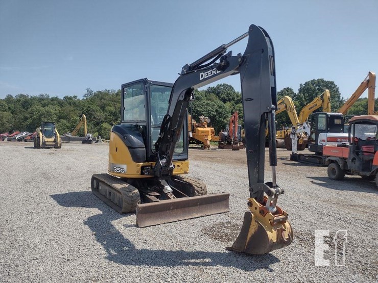 2014-deere-35g-image-40