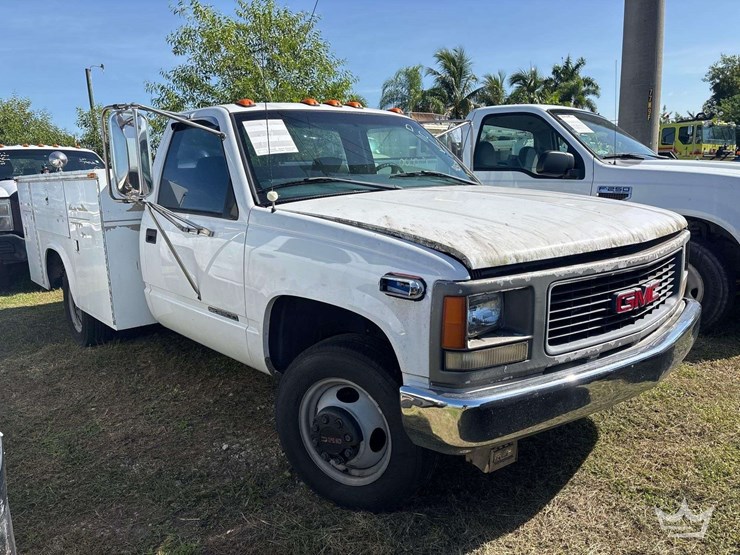1999-gmc-sierra-3500-image-3