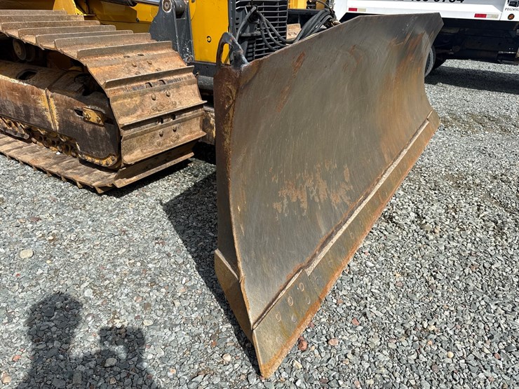 2014-deere-750k-lgp-image-10