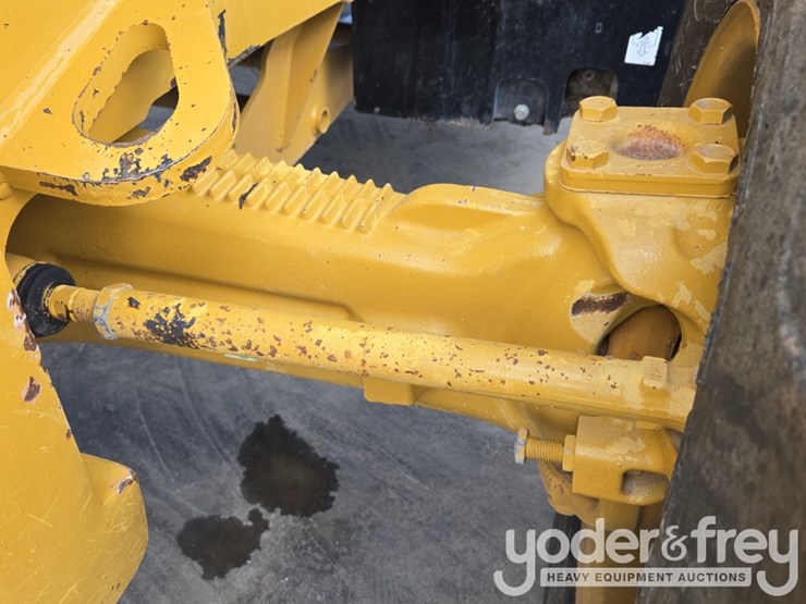 2019-caterpillar-420f2-image-17
