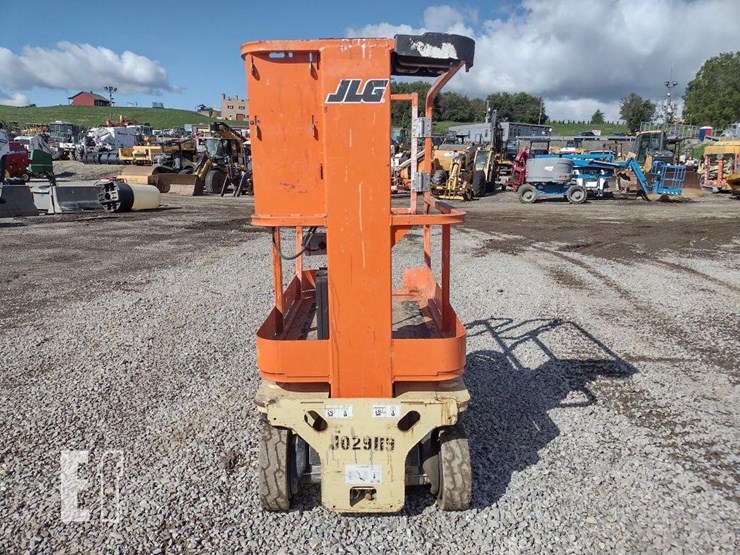 2014-jlg-1230es-image-4