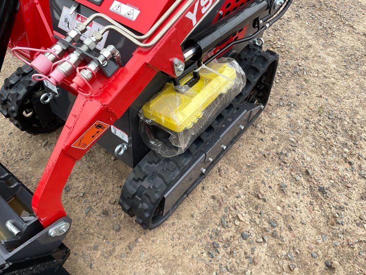 #5516-•-2026-agt-skid-steer-loader-image-6