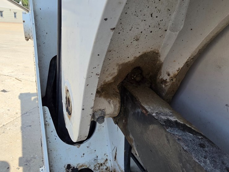 2022-bobcat-t770-image-82