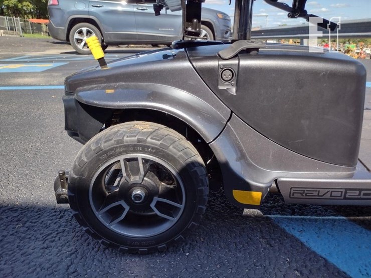 21-pride-mobility-scooter^book^-image-15