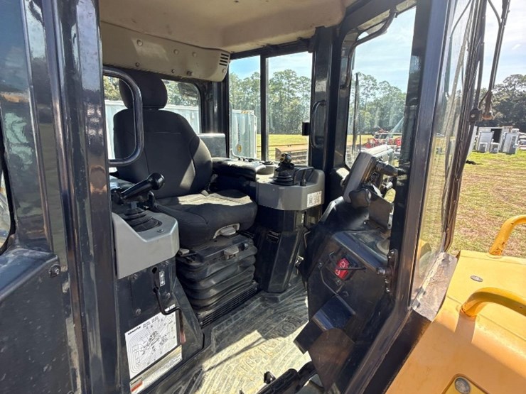 komatsu-d61pxi-image-17