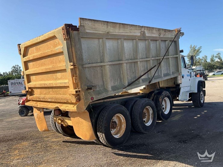 1993-ford-lt9000-image-3