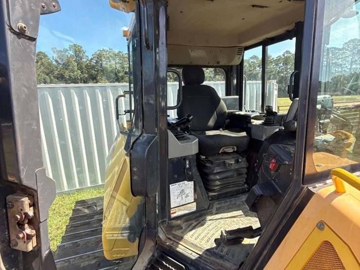 komatsu-d61pxi-image-16