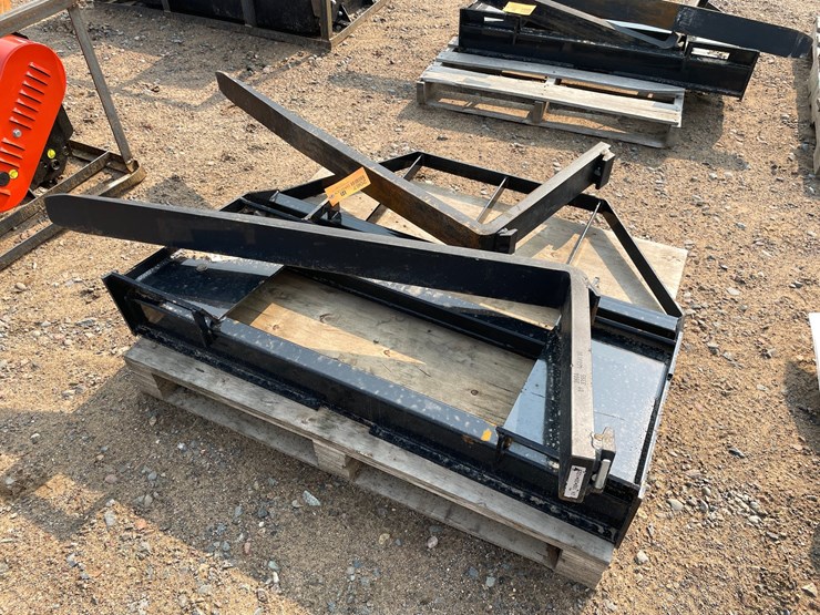 #2067-•-2026-mower-king-skid-steer-forks-image-3