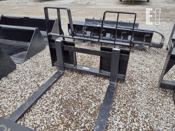 48-in-kivel-4200-lb-step-thru-pallet-forks-image-2
