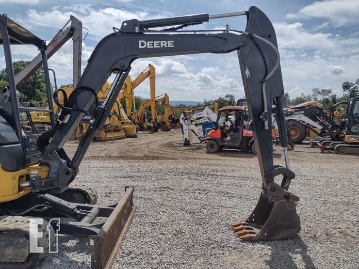 2021-deere-35g-image-25