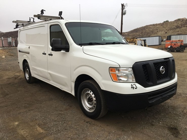 2021-nissan-nv2500-image-2