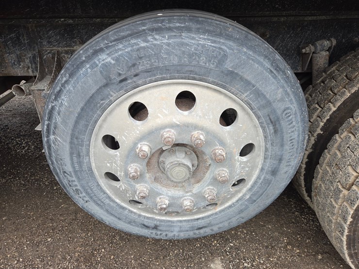 2002-sterling-l9500-image-89