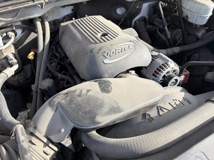 2003-gmc-3500-image-11