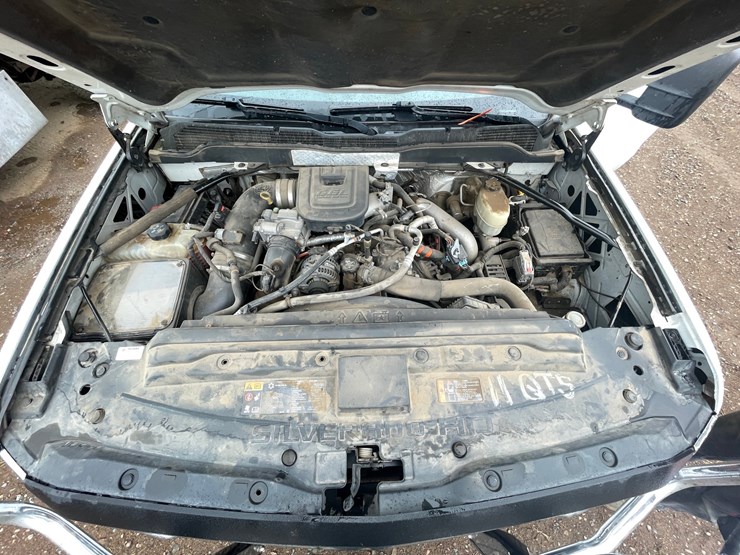 2014-chevrolet-3500-image-14