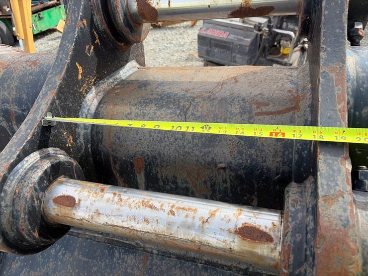 #6718-•-approx.-43"-excavator-bucket-image-6