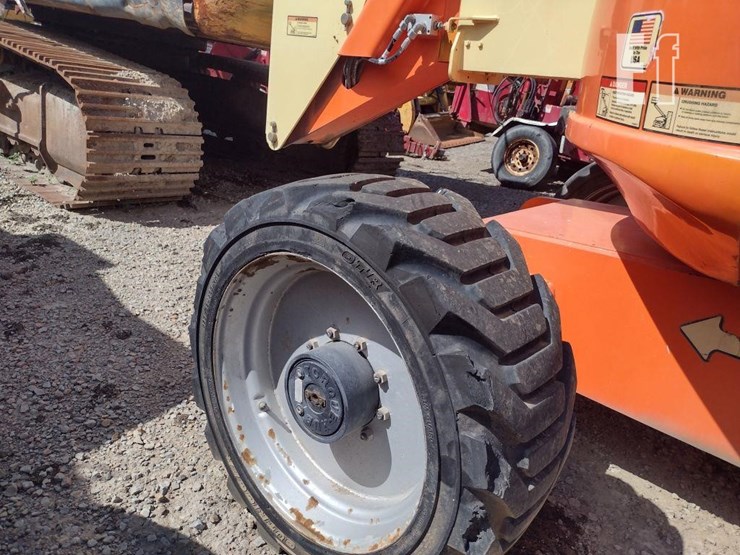 2005-jlg-600a-image-13