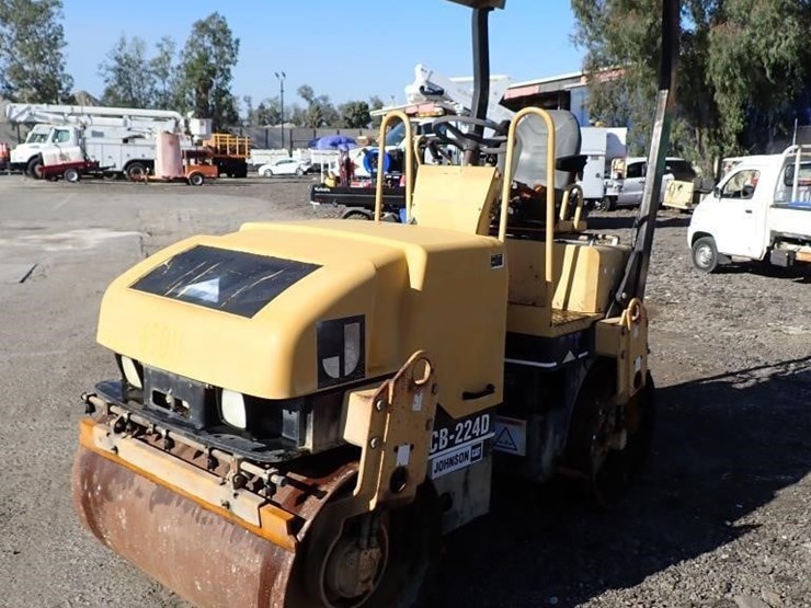 2002-caterpillar-cb-224d-image-1