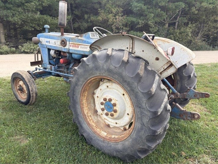 1968-ford-4000-image-4