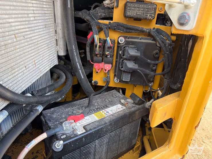caterpillar-308e-image-16