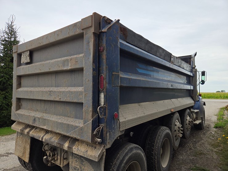 #3224-•-2006-sterling-st-9500-quad-axle-dump-truck-image-22