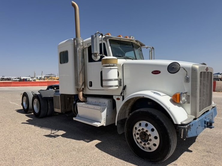 2013-peterbilt-367-image-3