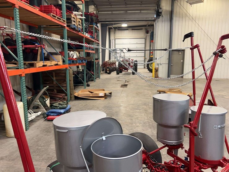international-harvester-c251-two-row-fast-hitch-planter-image-46
