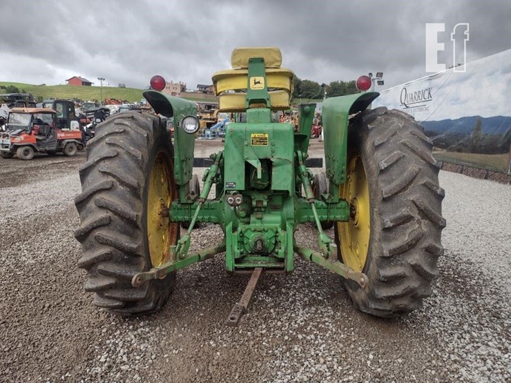 john-deere-2520-image-4