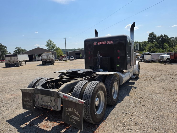 1992-peterbilt-379-image-10