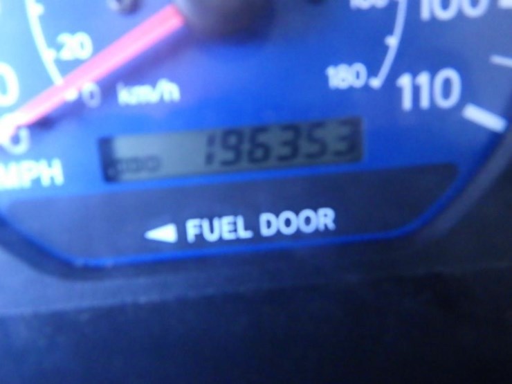 2002-toyota-sienna-image-23