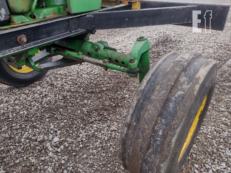 john-deere-2520-image-26